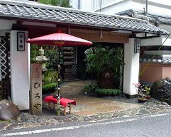 Entrance at Kibune Hiroya