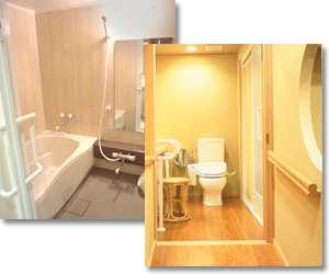 In-Room Toilet and Bath at Shinmonso
