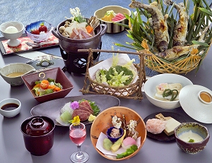 Cuisine at Hotel Iyaonsen