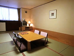 Japanese Style Guest Room at Hotel Kanronomori