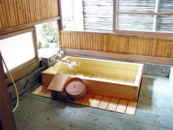 Private Hot Spring Bath in 'Sanso' House at Kona Besso