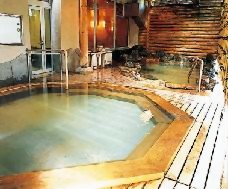 Shared Outdoor Hot Spring Bath at Sounkyo Kanko Hotel