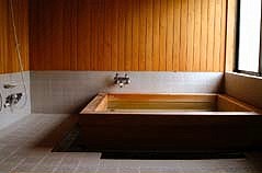 Women's Shared Indoor Bath at Fujioto