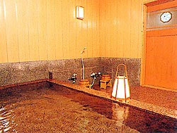 Family Bath (can be reserved) at the Hotel Sanrakuso Sakaya