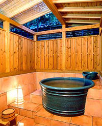 Family Bath (can be reserved) at the Hotel Sanrakuso Sakaya